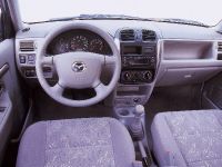 Mazda Demio (2000)