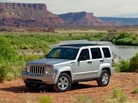 Jeep Liberty Limited (2008) - picture 8 of 14