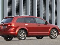 Dodge Journey (2009) - picture 5 of 9