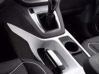Ford Kuga (2009) - picture 7 of 8