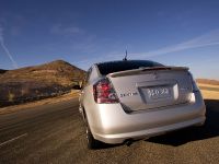 Nissan Sentra SE-R (2009) - picture 7 of 8