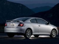 Scion tC (2009) - picture 3 of 10