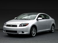 Scion tC (2009) - picture 7 of 10