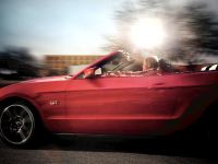 Ford Mustang Convertible (2010) - picture 3 of 6