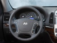 Hyundai Santa Fe (2010) - picture 8 of 16
