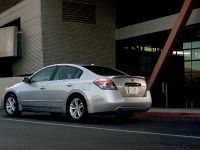 Nissan Altima Sedan (2010)