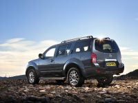 Nissan Pathfinder (2010) - picture 2 of 11