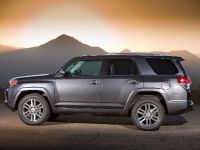 Toyota 4Runner Limited (2010) - picture 3 of 29