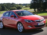Vauxhall Astra (2010) - picture 2 of 6