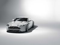 Aston Martin Vantage GT4 (2011) - picture 2 of 5