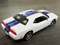 Dodge Challenger SRT8 (2011) - picture 1 of 11