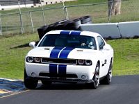 Dodge Challenger SRT8 (2011) - picture 4 of 11