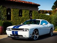 Dodge Challenger SRT8 (2011) - picture 5 of 11