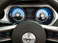 Ford Mustang V-6 (2011) - picture 5 of 19