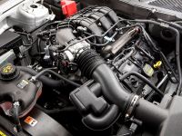 Ford Mustang V-6 (2011) - picture 7 of 19