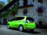 Honda Jazz Hybrid (2011) - picture 4 of 8