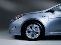 Hyundai Sonata Hybrid (2011) - picture 8 of 16