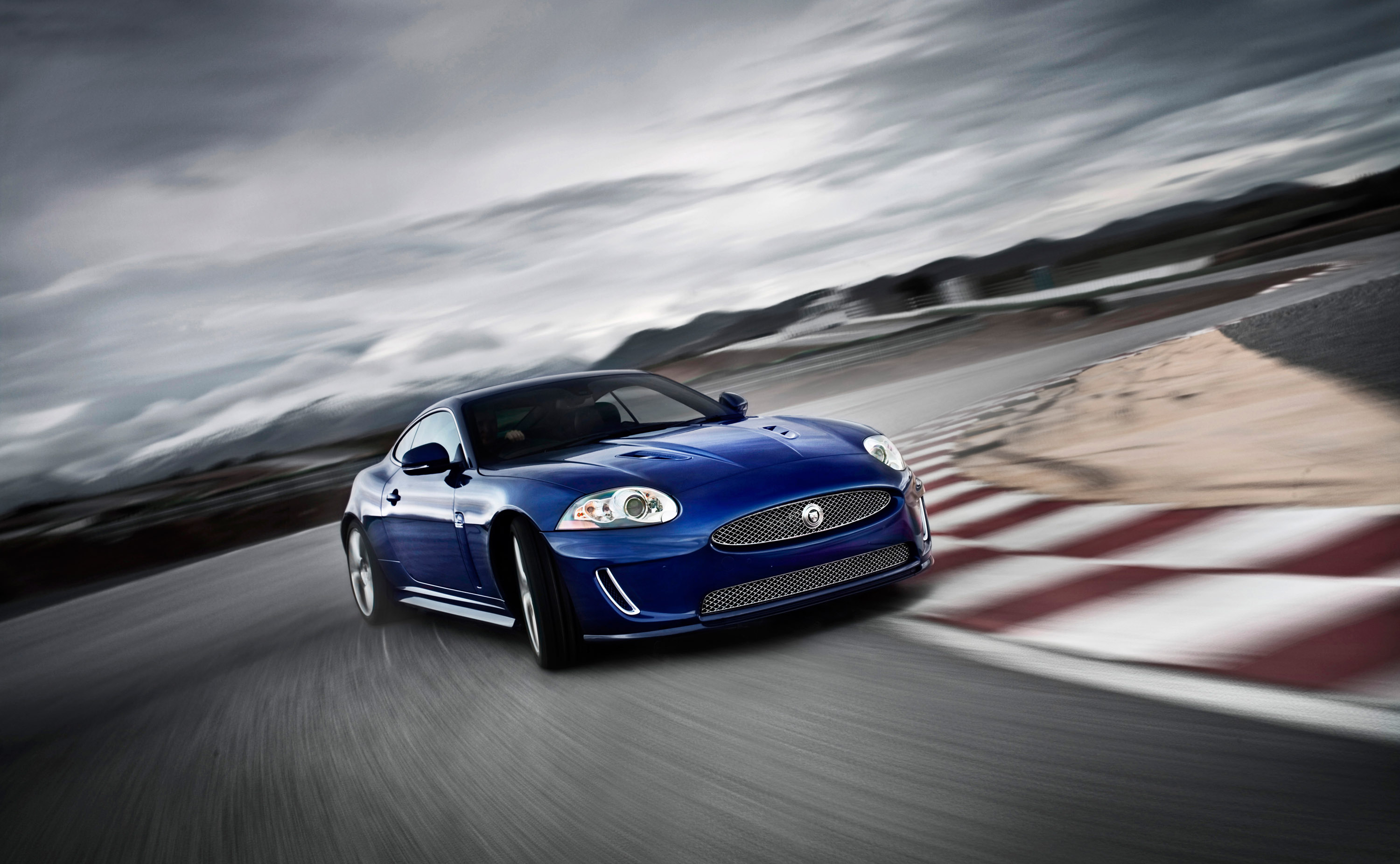 Jaguar XKR