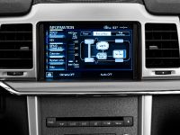 Lincoln MKZ Hybrid (2011) - picture 7 of 16