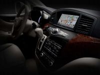 Nissan Quest (2011) - picture 3 of 6