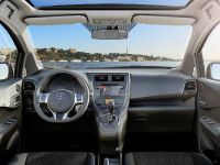 Toyota Verso-S (2011) - picture 1 of 28