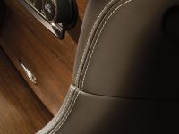 Chrysler 300 Luxury Series (2012) - picture 8 of 13