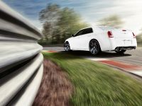 Chrysler 300 SRT8 (2012) - picture 6 of 18