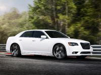 Chrysler 300 SRT8 (2012) - picture 8 of 18