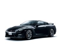 Nissan GT-R (2012) - picture 7 of 22