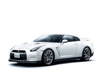 Nissan GT-R (2012) - picture 8 of 22
