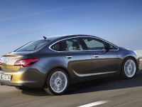 Opel Astra Sedan (2013)