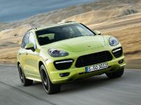 Porsche Cayenne GTS (2013) - picture 1 of 4