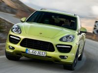 Porsche Cayenne GTS (2013) - picture 3 of 4