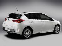 Toyota Auris Hybrid (2013) - picture 8 of 12