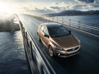 Volvo V40 Cross Country (2013) - picture 3 of 6