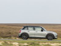 MINI Cooper D 5-Door Hatchback (2014) - picture 8 of 27