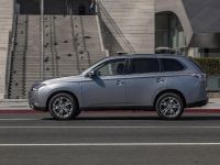 Mitsubishi Outlander (2014) - picture 4 of 22