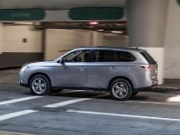 Mitsubishi Outlander (2014) - picture 6 of 22