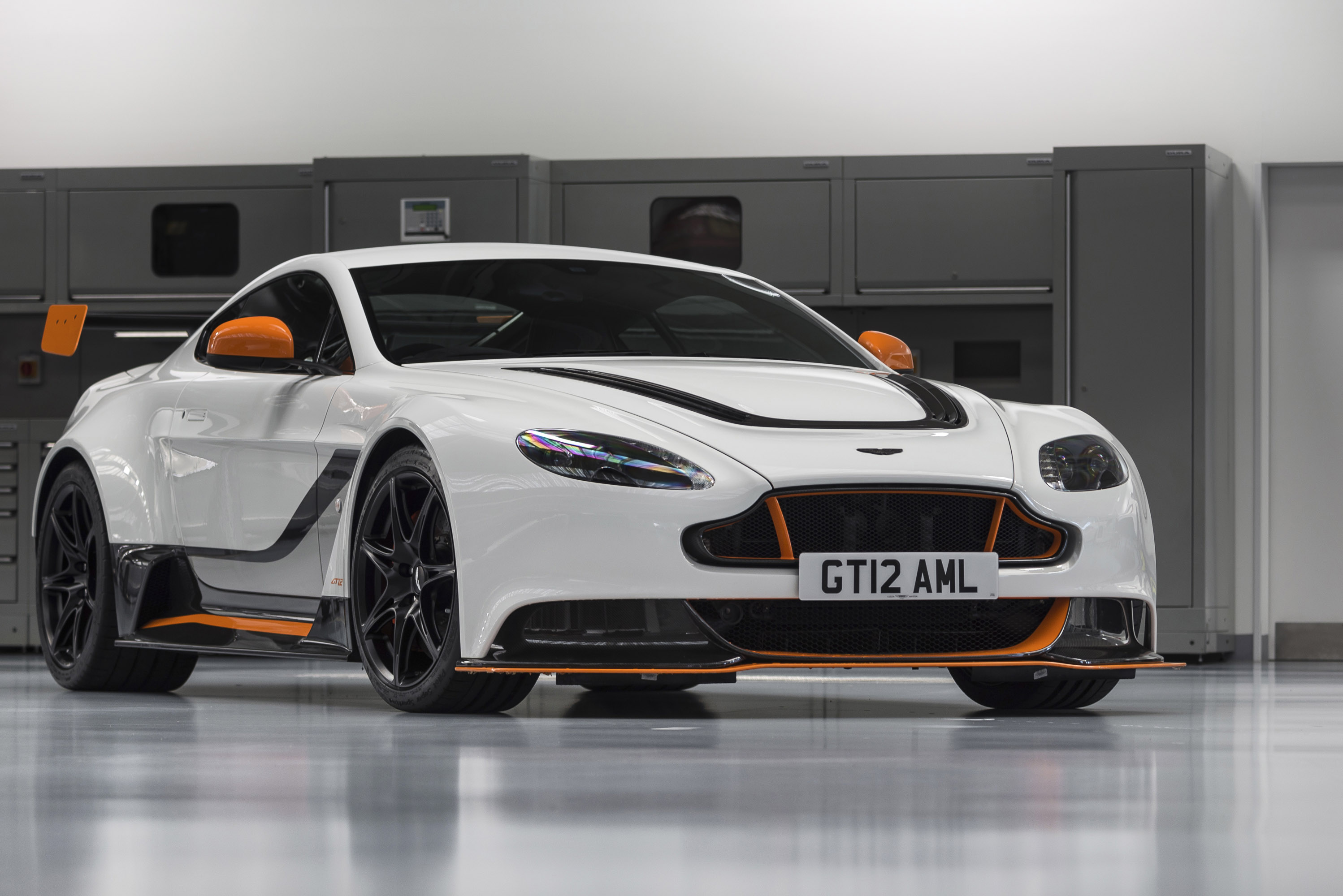 Aston Martin Aston Marin Vantage GT12