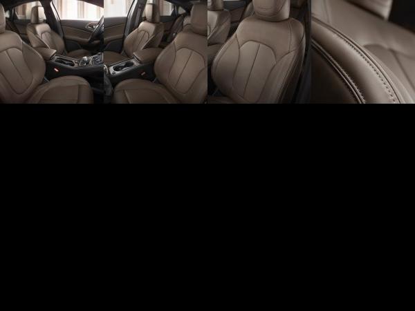 Chrysler 200C Mocha Leather interior (2015) - picture 1 of 4