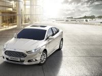 Ford Mondeo Hybrid (2015)