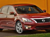 Nissan Altima (2015) - picture 2 of 6