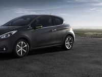 Peugeot 208 Ice Silver (2015) - picture 8 of 18