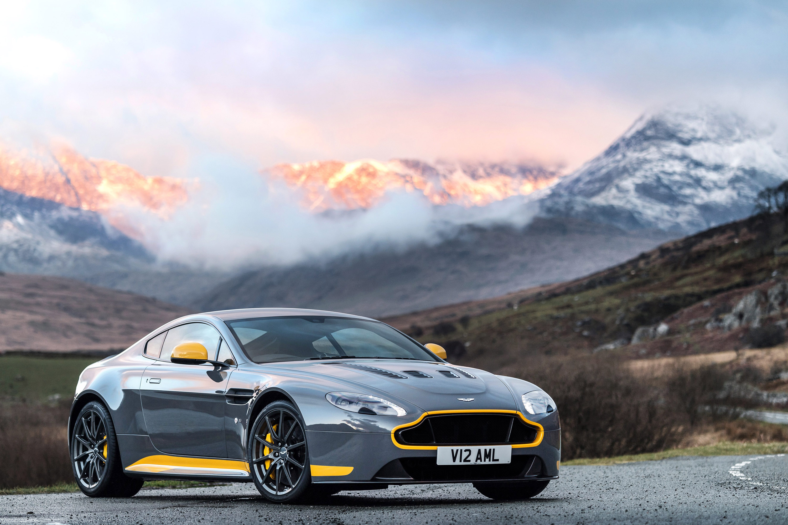 Aston Martin Vantage S With Manual Gearbox