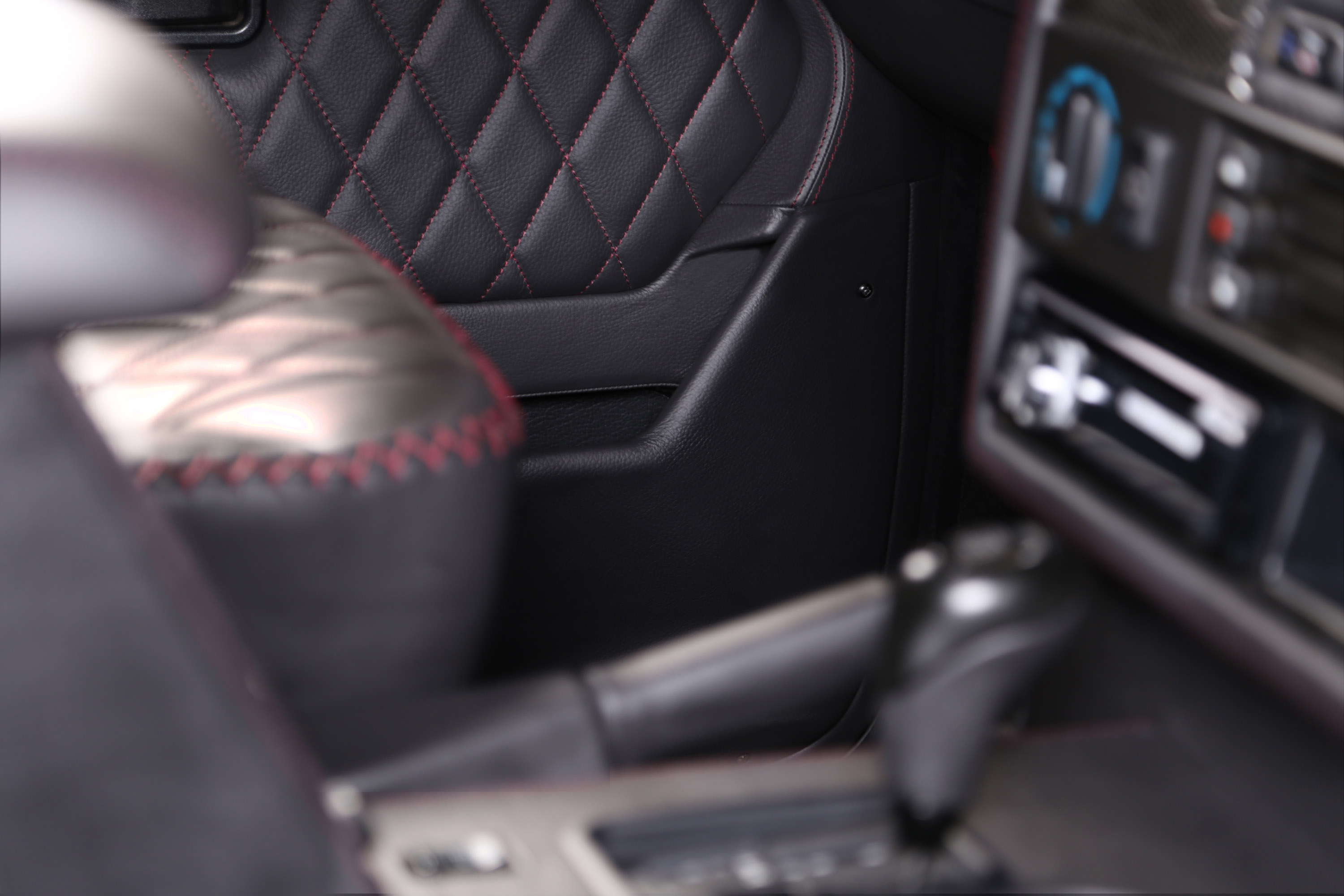 Carbon Motors Mercedes-Benz G500 W463