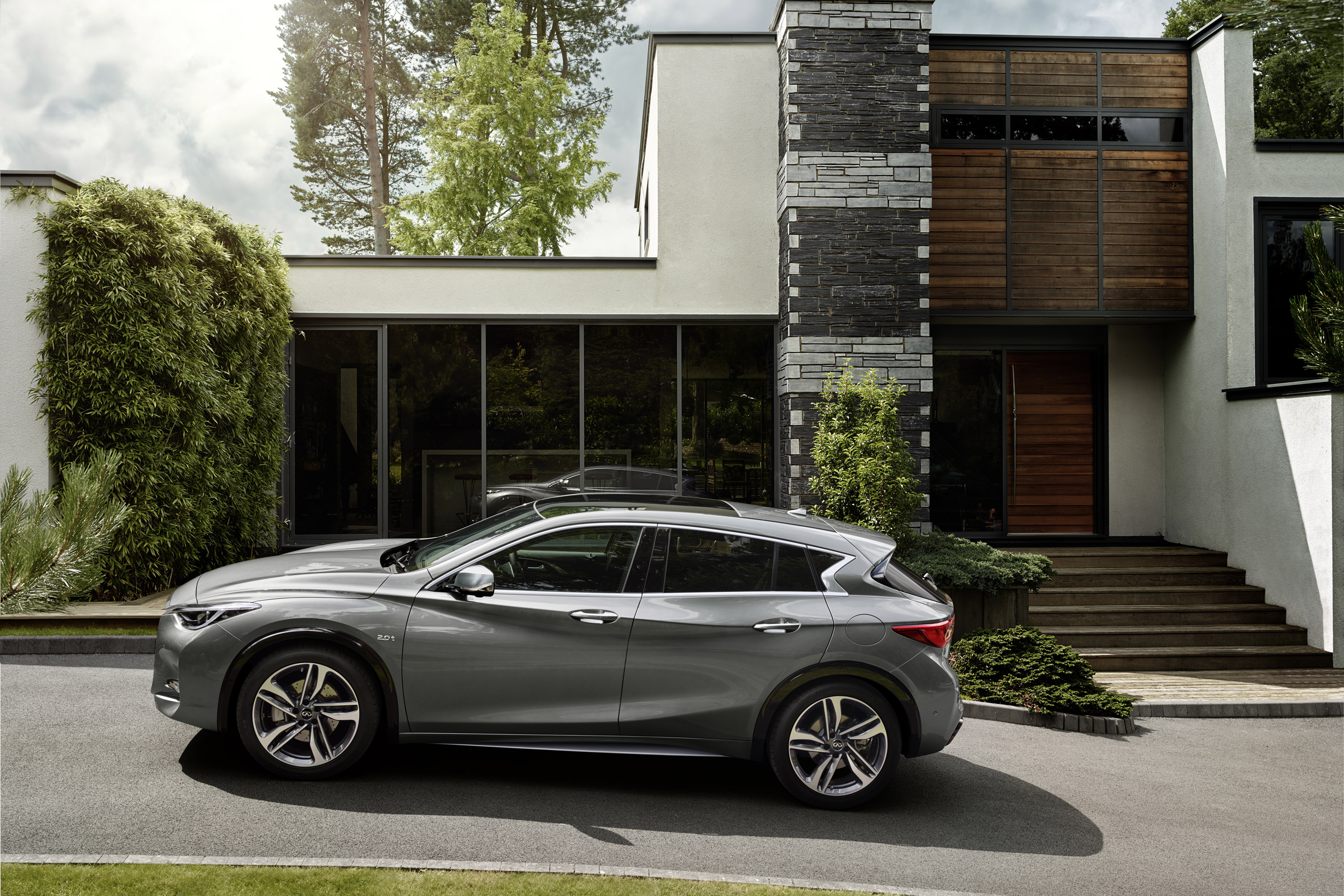 Infiniti Q30 Active Compact