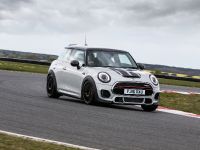 MINI Cooper Works Challenge (2016) - picture 5 of 15