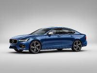 Volvo V70 R-Design (2016) - picture 3 of 8
