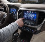GMC Acadia Denali (2017) - picture 7 of 7