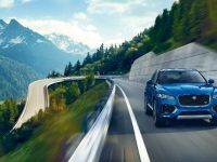 Jaguar F-PACE (2017) - picture 3 of 32